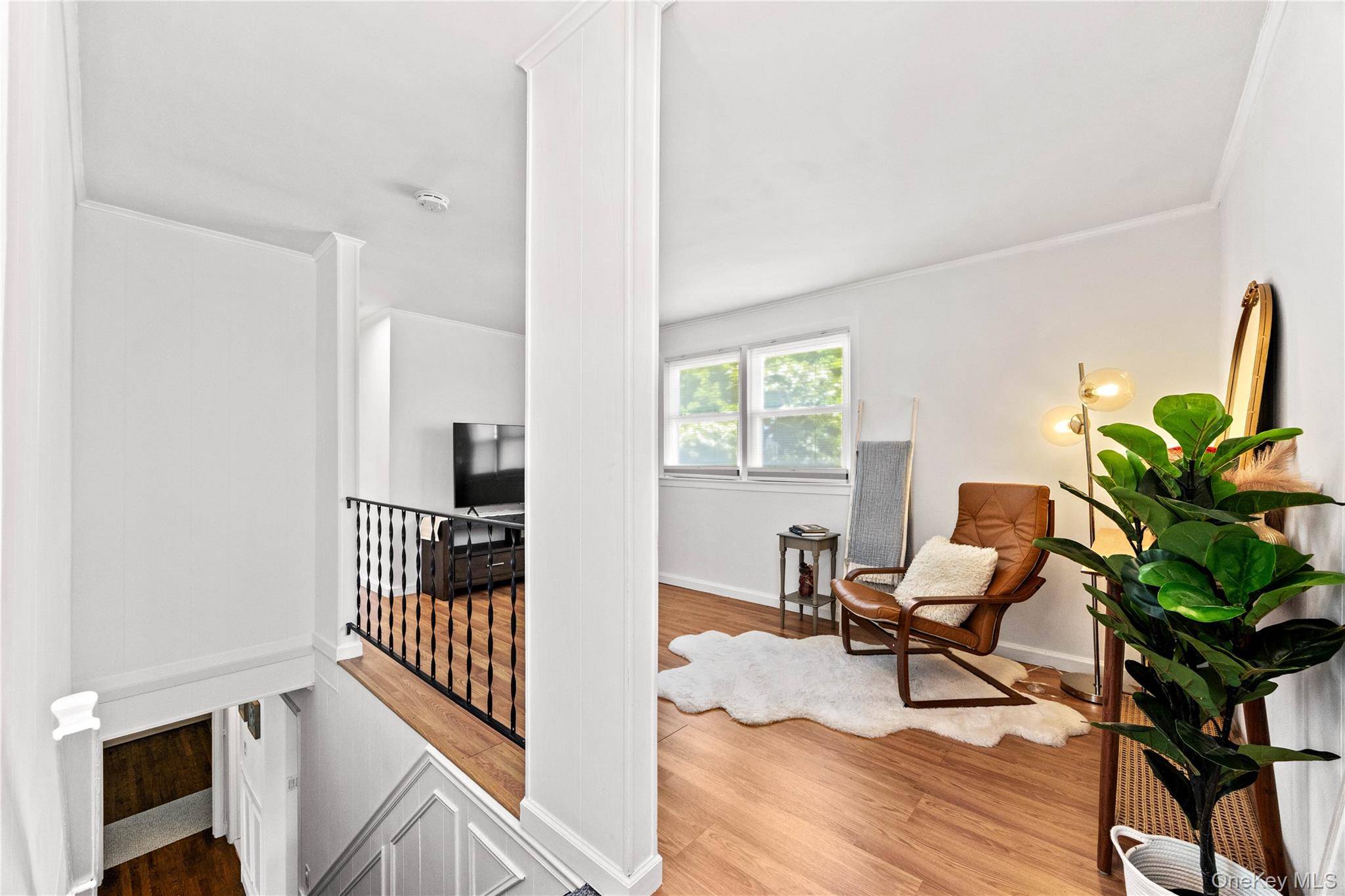 4 Bedroom Home for Sale in East Meadow - New York - USA - 8