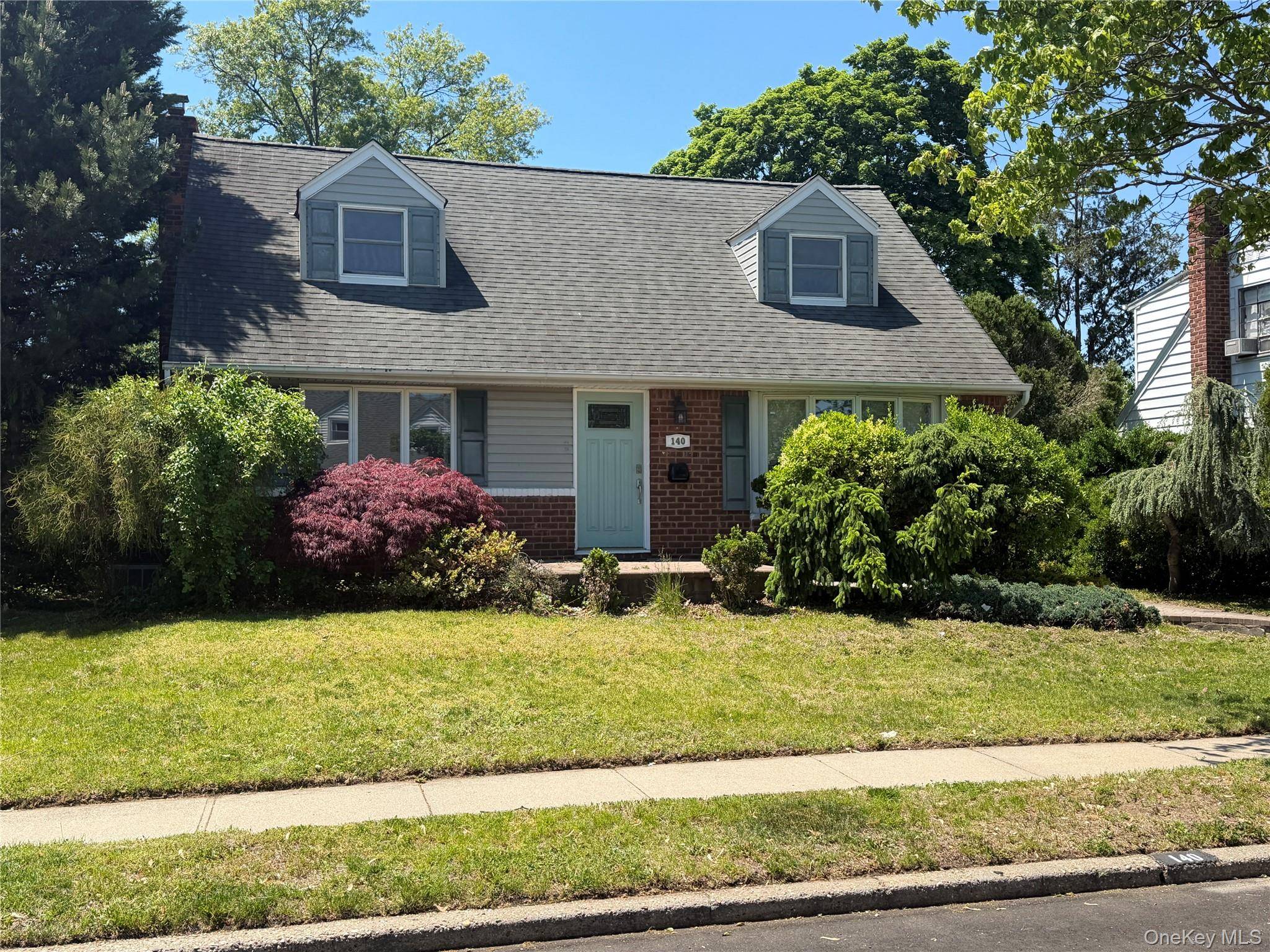 4 Bedroom Home for Sale in East Meadow - New York - USA - 1