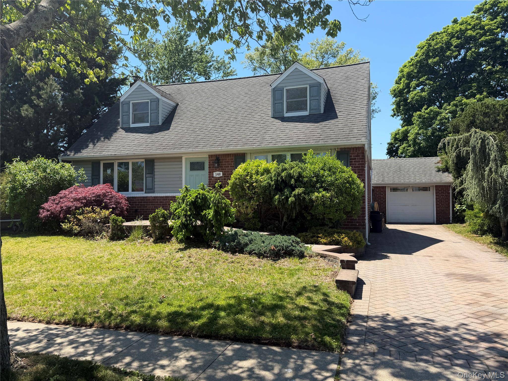 4 Bedroom Home for Sale in East Meadow - New York - USA - 2