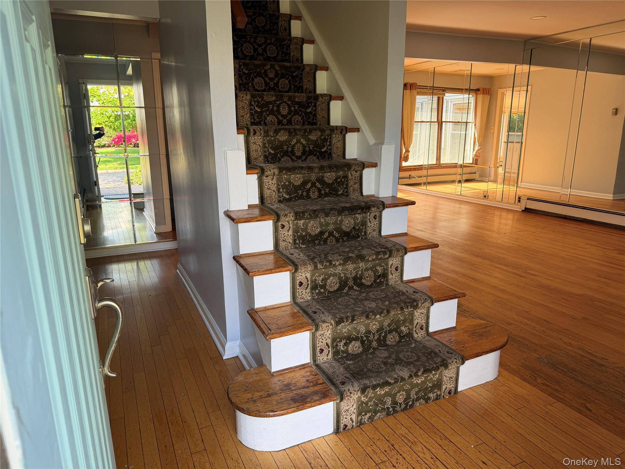 4 Bedroom Home for Sale in East Meadow - New York - USA - 4