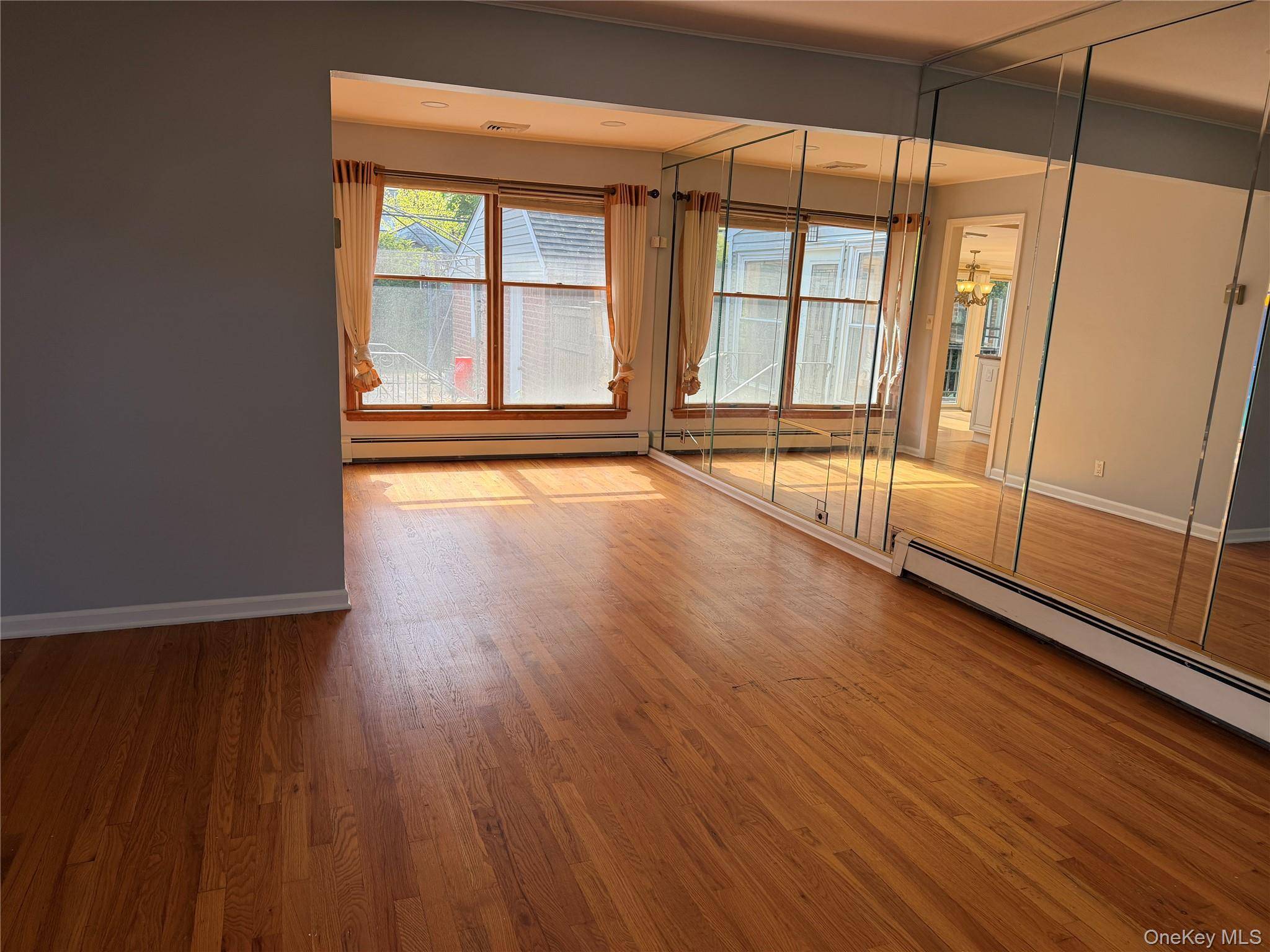 4 Bedroom Home for Sale in East Meadow - New York - USA - 5