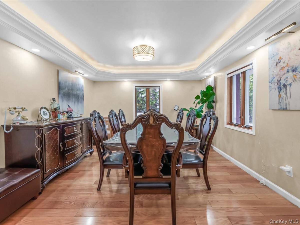 Casa de 4 Dormitorios en Venta en East Meadow - Nueva York - EE. UU. - 4