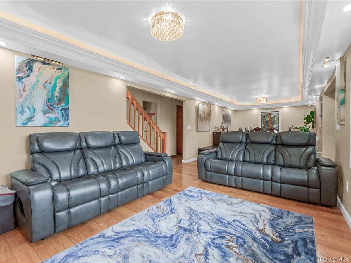 Casa de 4 Dormitorios en Venta en East Meadow - Nueva York - EE. UU. - 6