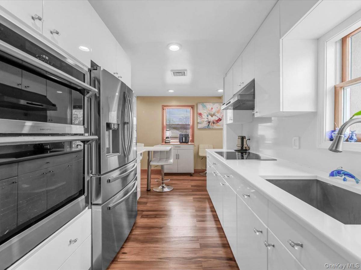 Casa de 4 Dormitorios en Venta en East Meadow - Nueva York - EE. UU. - 7
