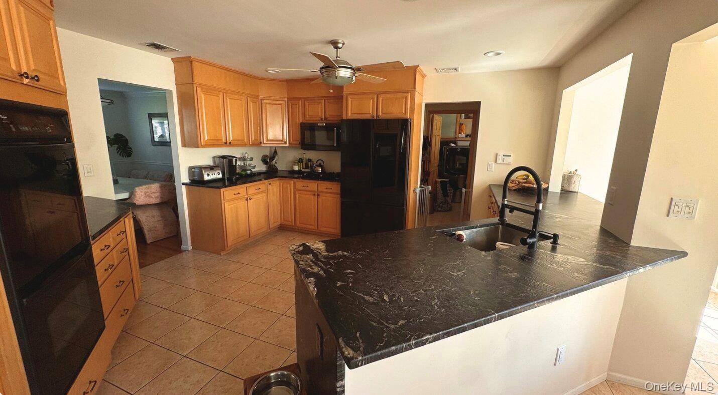 Casa com 4 Quartos à Venda em East Patchogue - Nova Iorque - EUA - 5