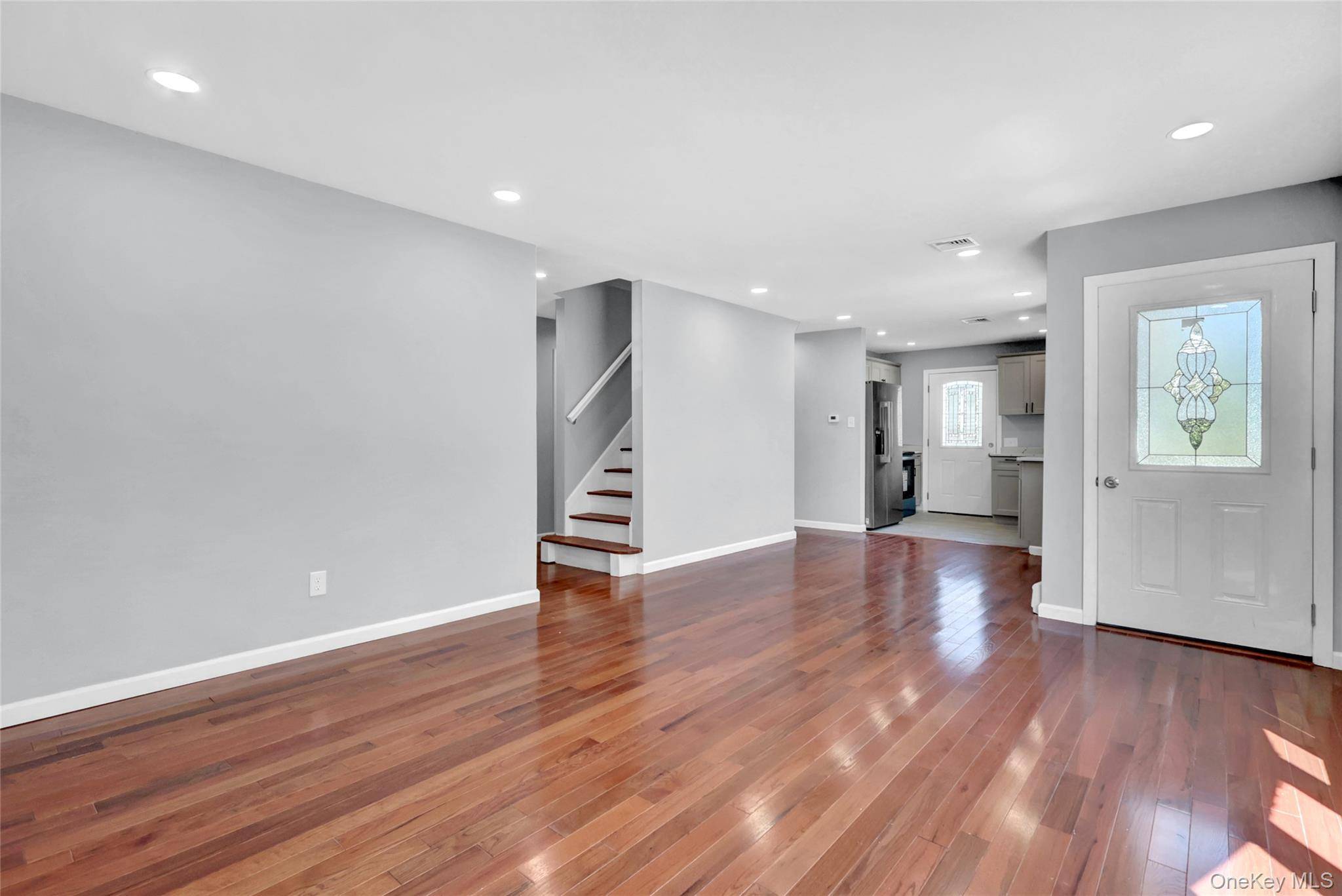 Casa com 4 Quartos à Venda em East Patchogue - Nova Iorque - EUA - 4