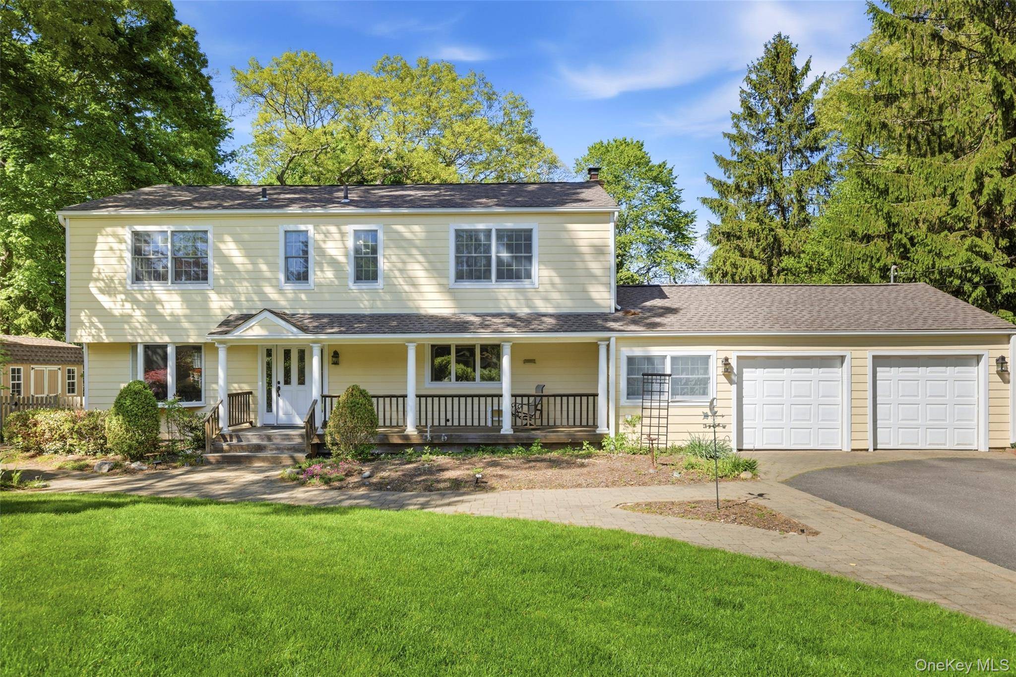 Casa de 4 Dormitorios en Venta en East Setauket - Nueva York - EE. UU. - 1