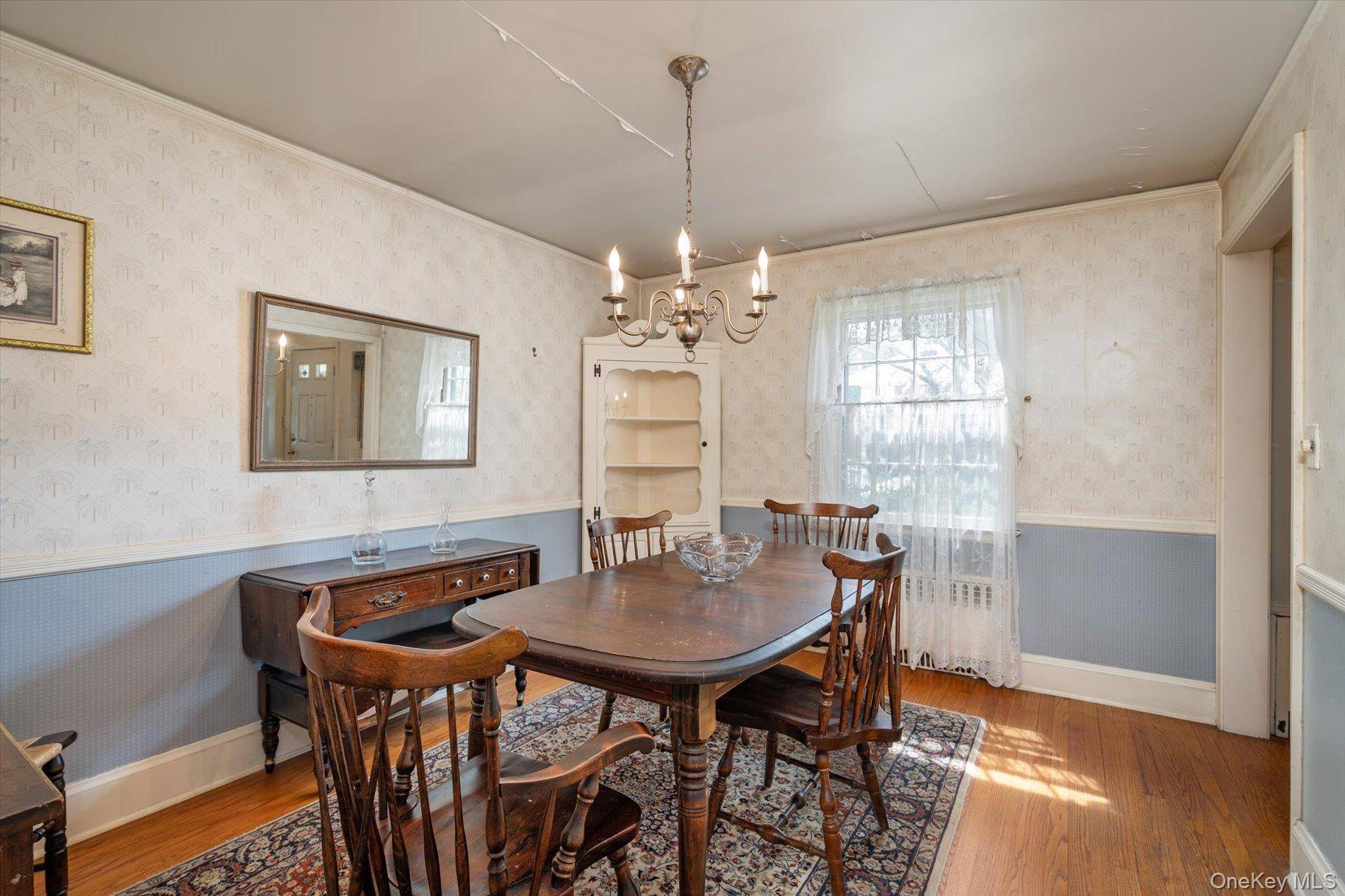 4 Bedroom Home for Sale in East Williston - New York - USA - 7