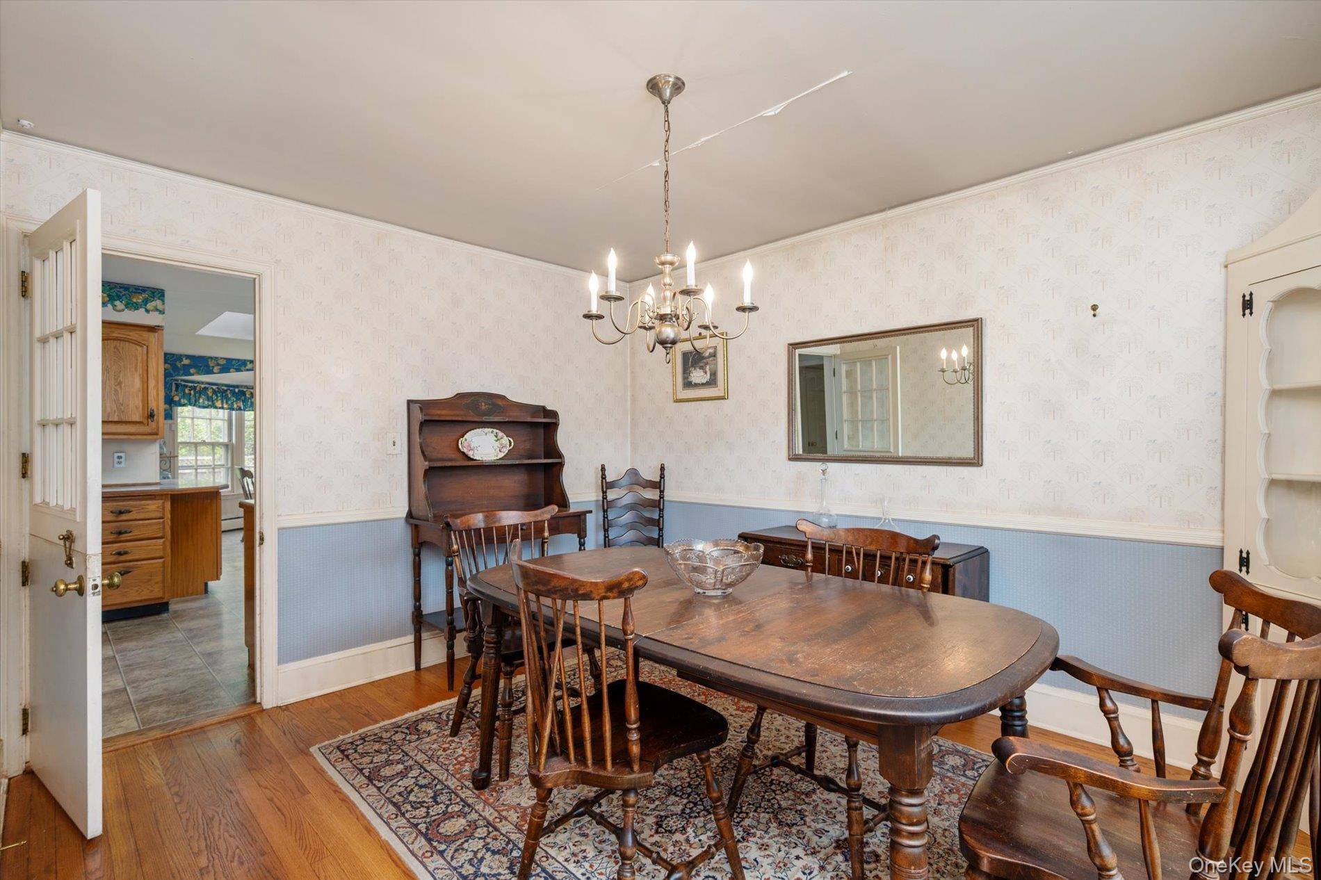 4 Bedroom Home for Sale in East Williston - New York - USA - 8