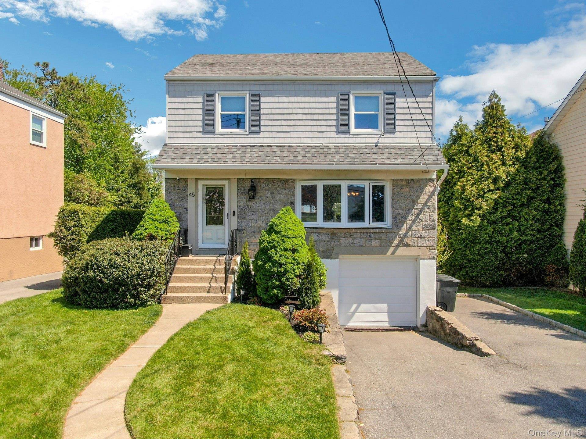 Casa com 4 Quartos à Venda em Eastchester - Nova Iorque - EUA - 1