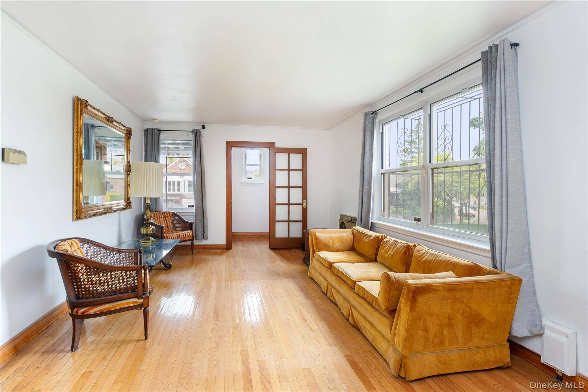 Casa com 4 Quartos à Venda em Elmhurst - Nova Iorque - EUA - 1