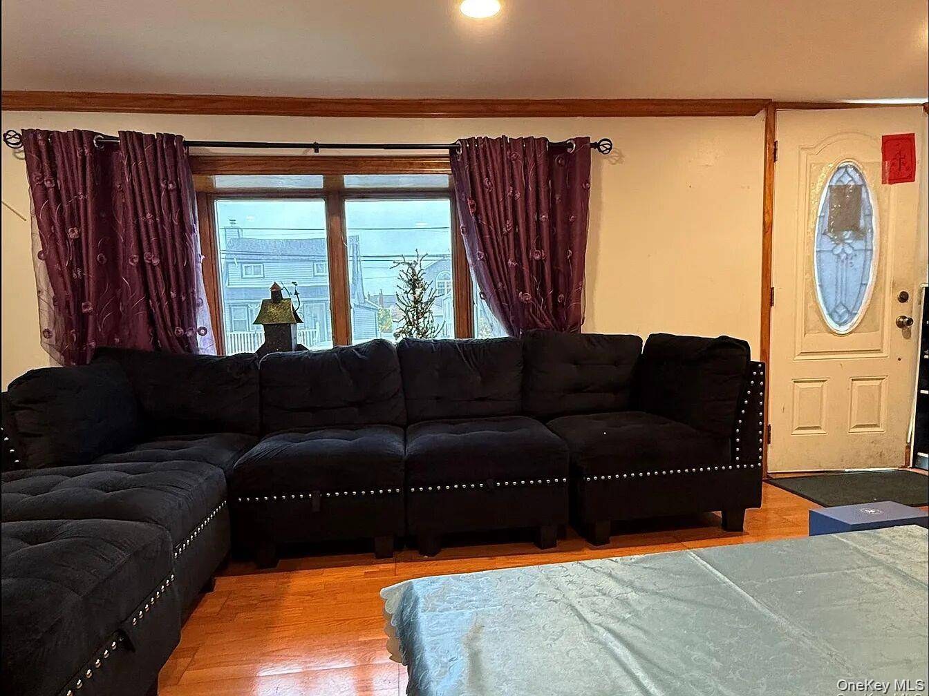 Casa com 4 Quartos à Venda em Elmont - Nova Iorque - EUA - 3