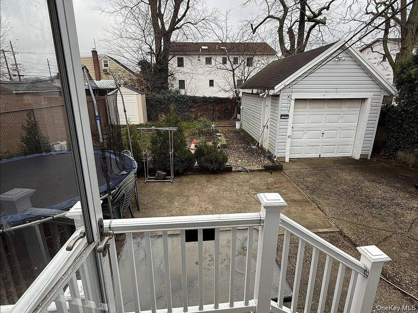 Casa com 4 Quartos à Venda em Elmont - Nova Iorque - EUA - 6