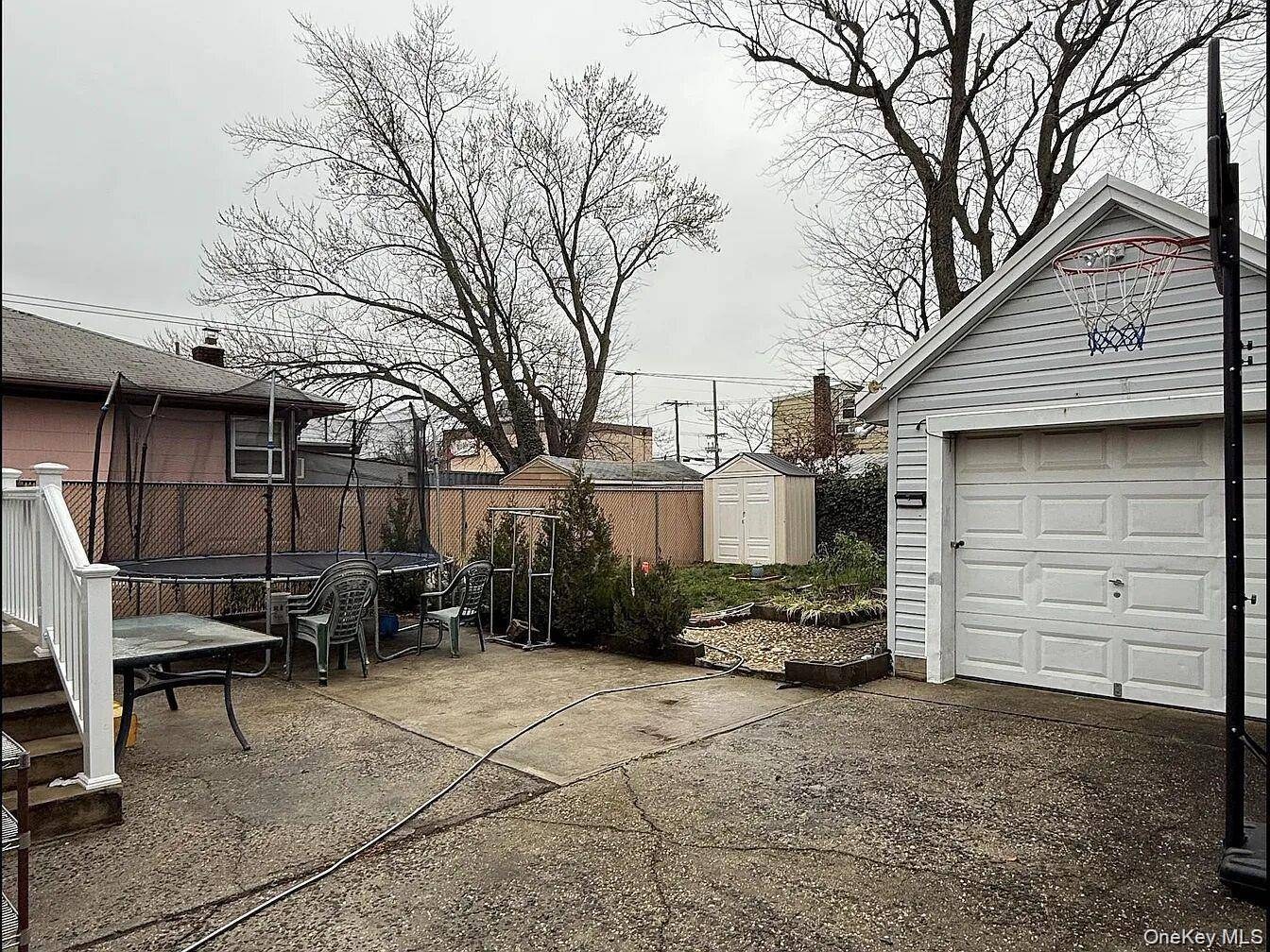 Casa com 4 Quartos à Venda em Elmont - Nova Iorque - EUA - 7