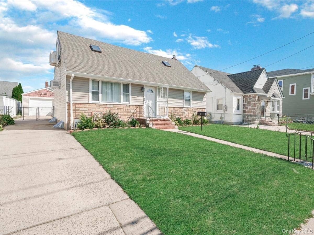 Casa com 4 Quartos à Venda em Elmont - Nova Iorque - EUA - 2