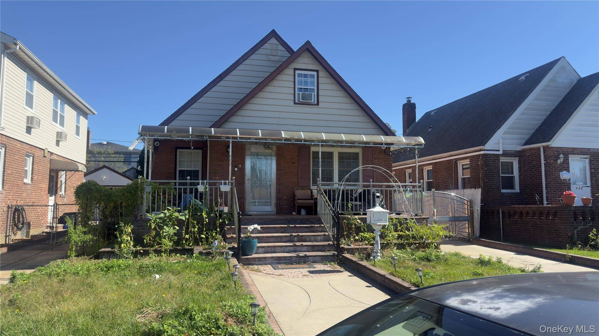 Casa com 4 Quartos à Venda em Elmont - Nova Iorque - EUA - 2