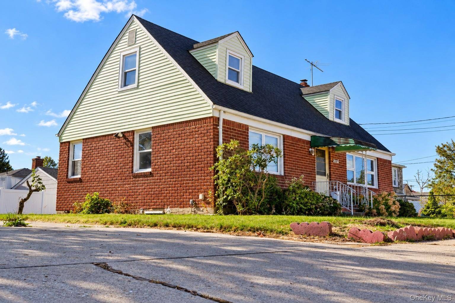 Casa com 4 Quartos à Venda em Elmont - Nova Iorque - EUA - 3