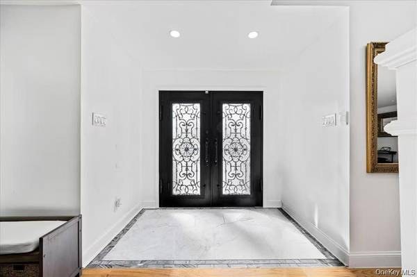 Casa com 4 Quartos à Venda em Elmont - Nova Iorque - EUA - 3