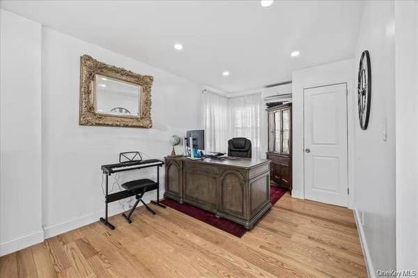 Casa com 4 Quartos à Venda em Elmont - Nova Iorque - EUA - 6