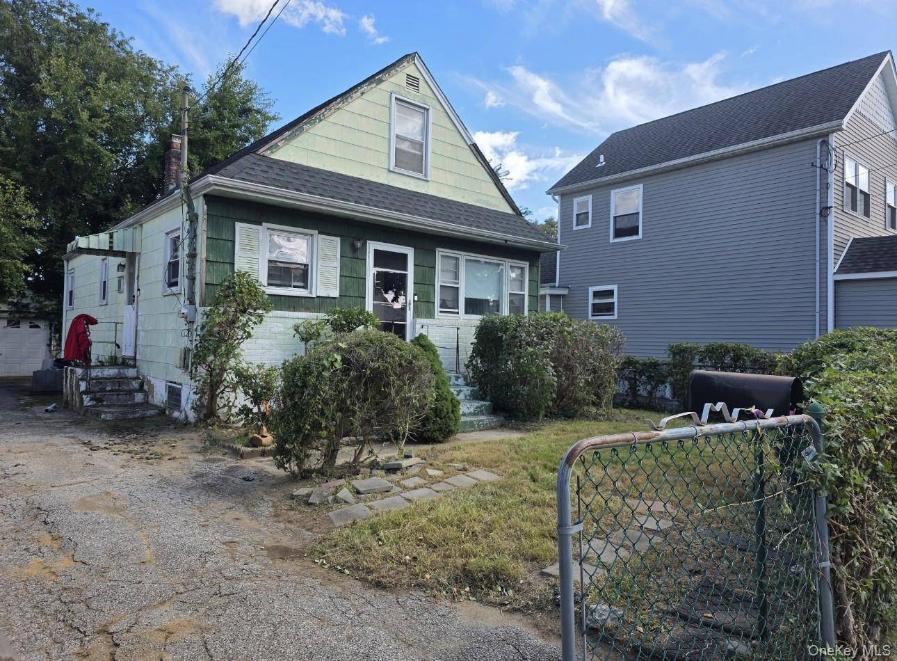 Casa com 4 Quartos à Venda em Elmont - Nova Iorque - EUA - 1