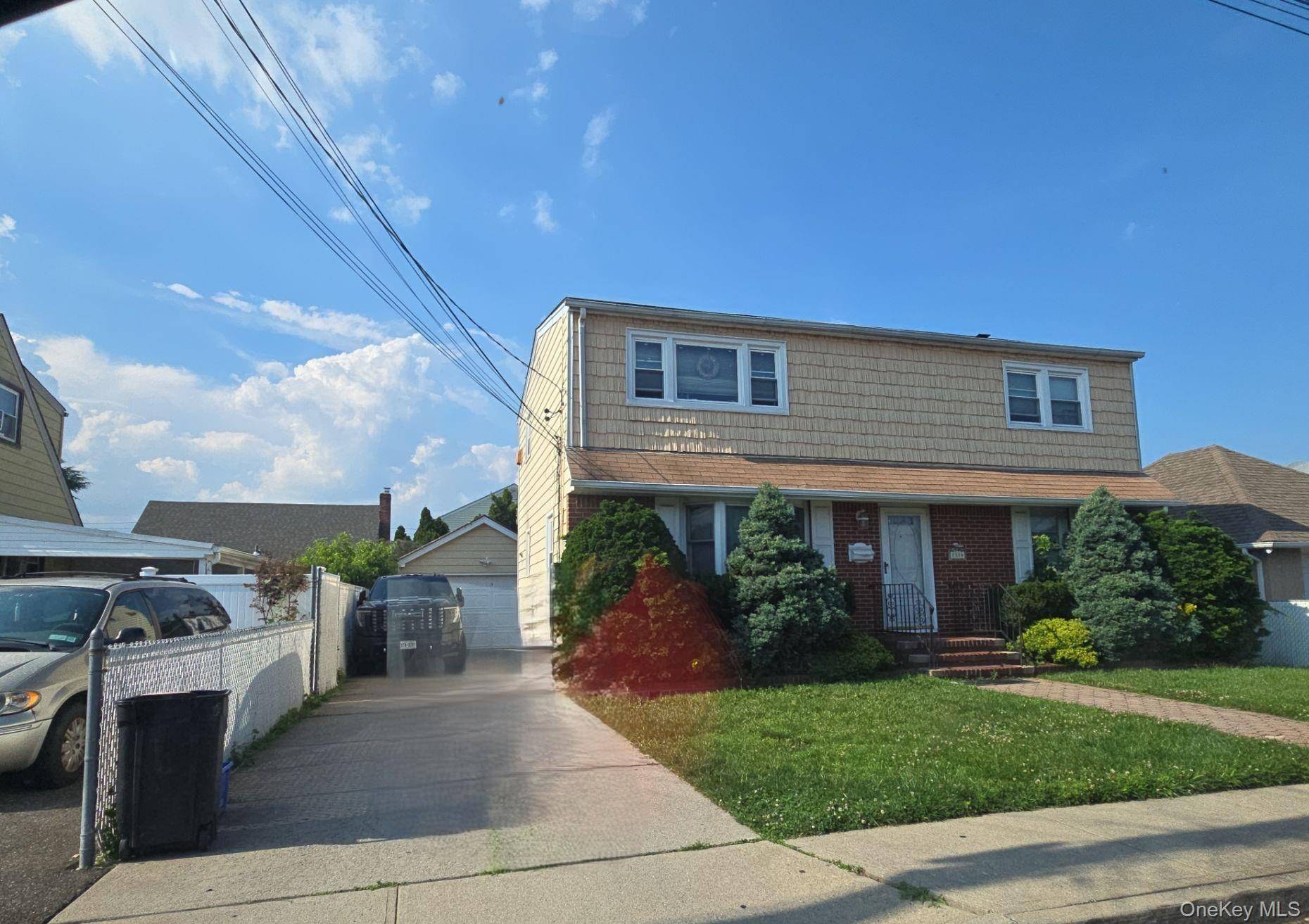 Casa com 4 Quartos à Venda em Elmont - Nova Iorque - EUA - 2