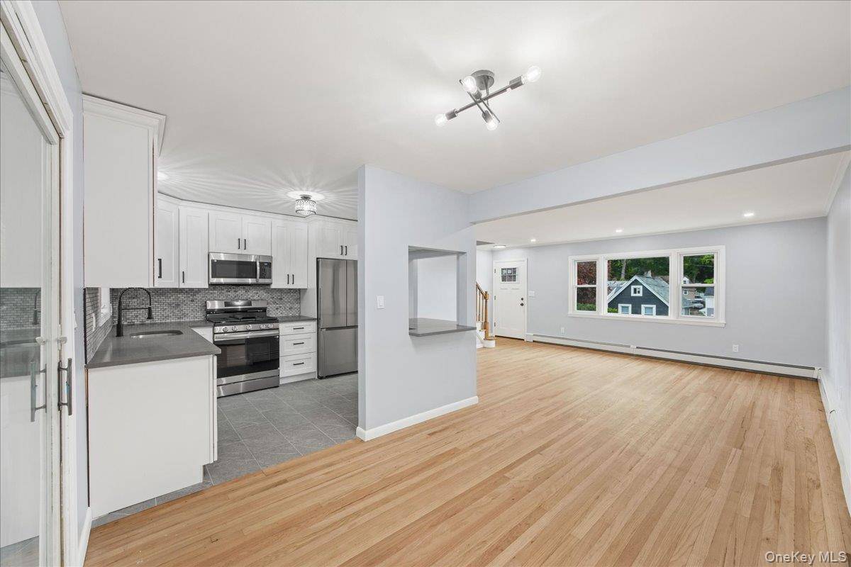 4 Bedroom Home for Sale in Elmsford - New York - USA - 8