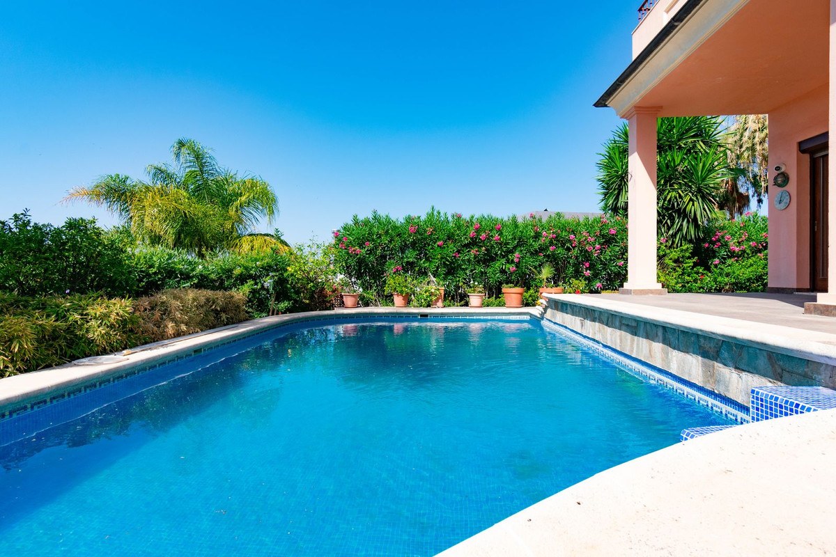 Casa com 4 Quartos à Venda em Estepona - Costa del Sol - 2