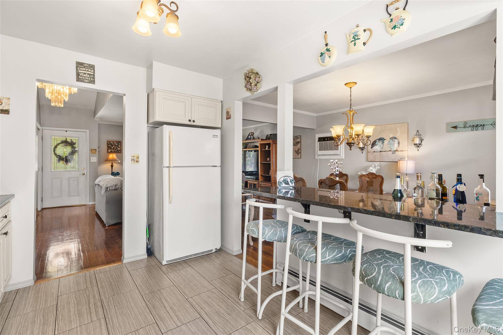 4 Bedroom Home for Sale in Farmingdale - New York - USA - 3