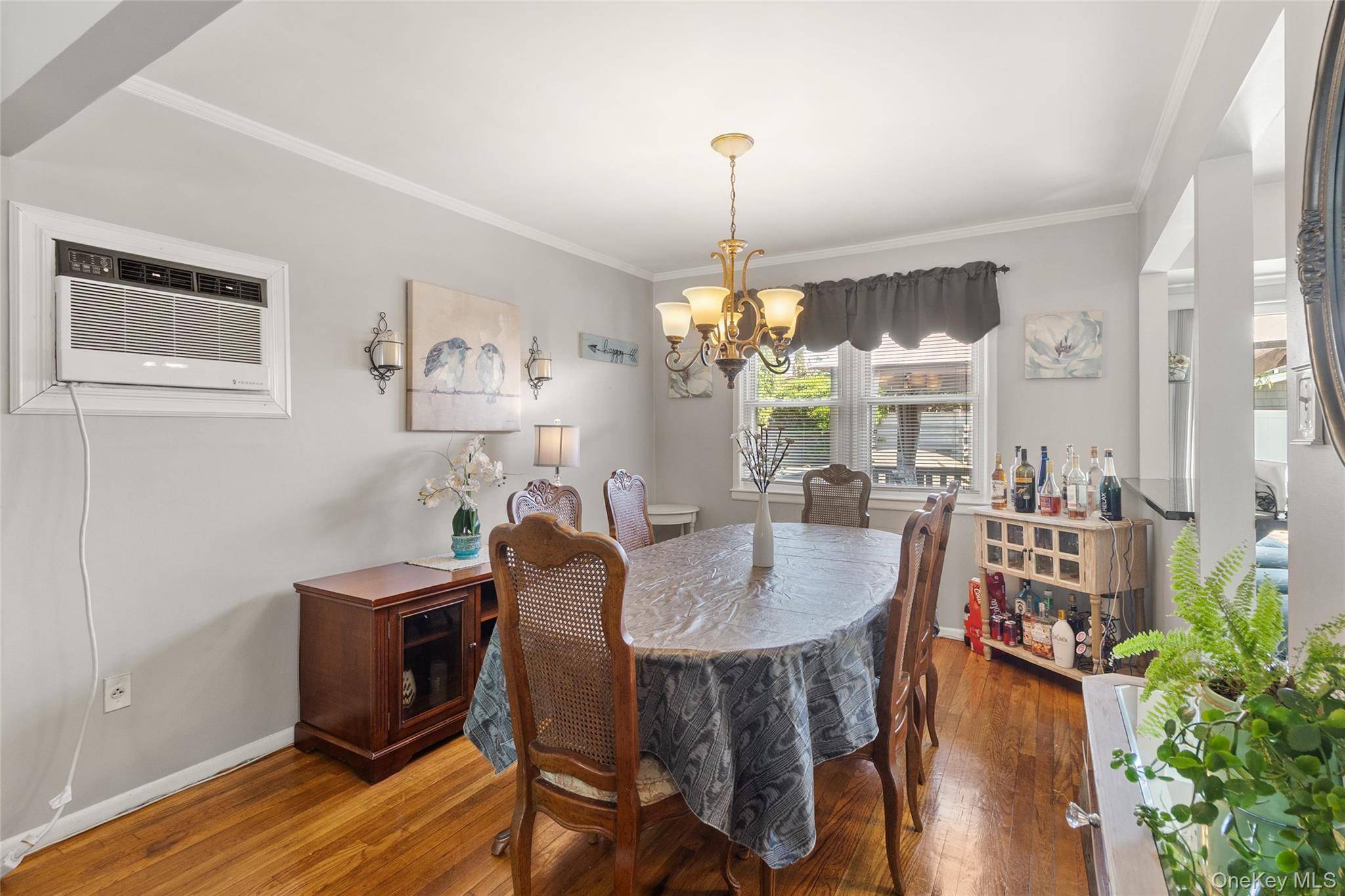 4 Bedroom Home for Sale in Farmingdale - New York - USA - 4