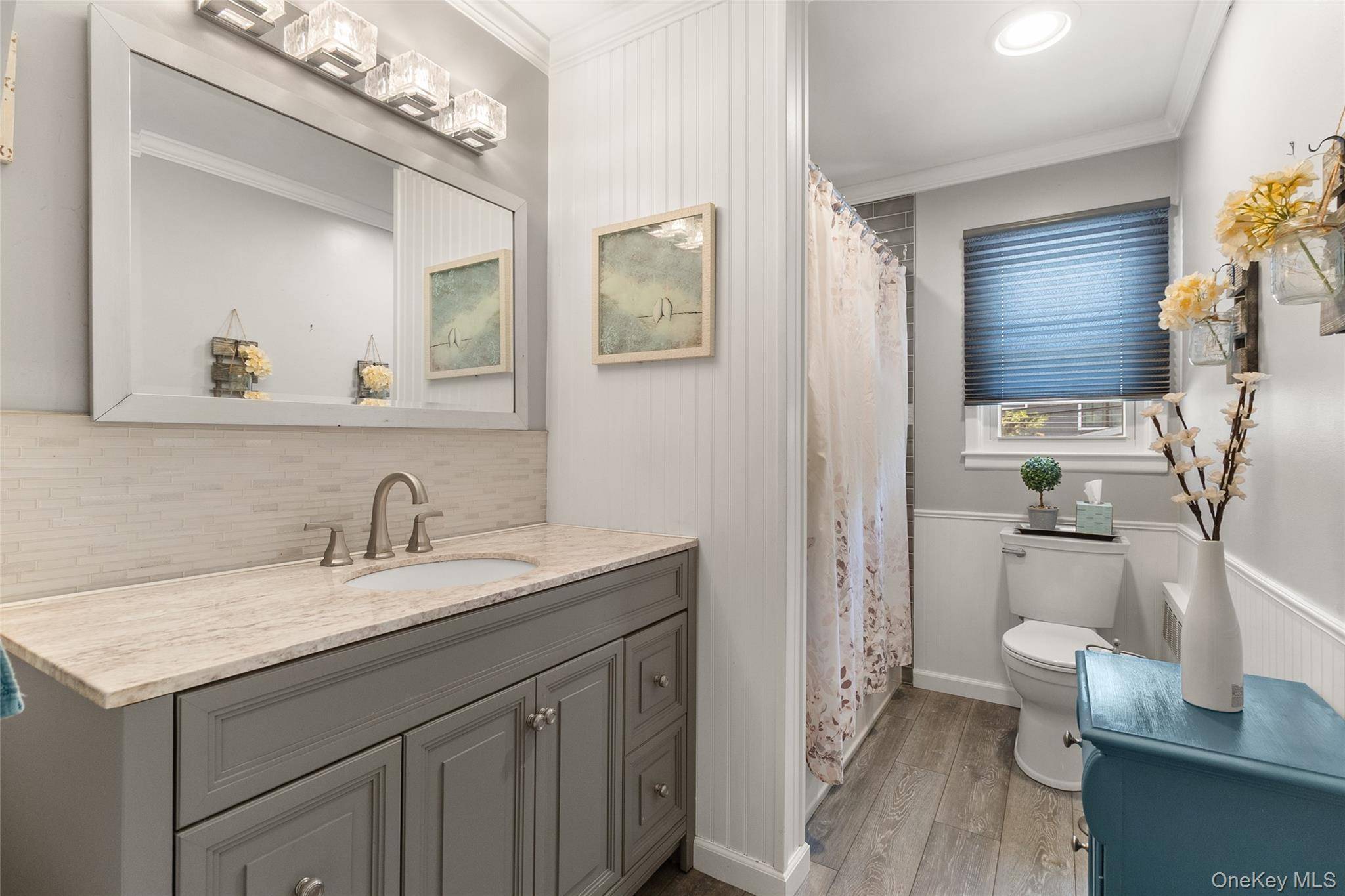 4 Bedroom Home for Sale in Farmingdale - New York - USA - 7
