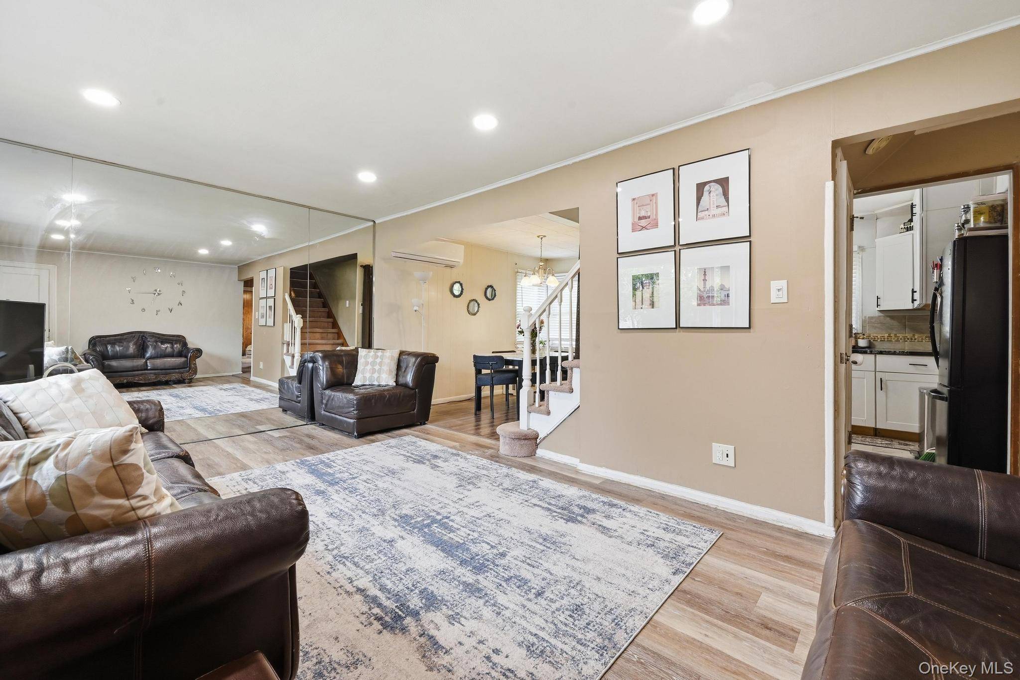 Casa de 4 Dormitorios en Venta en Farmingdale - Nueva York - EE. UU. - 4