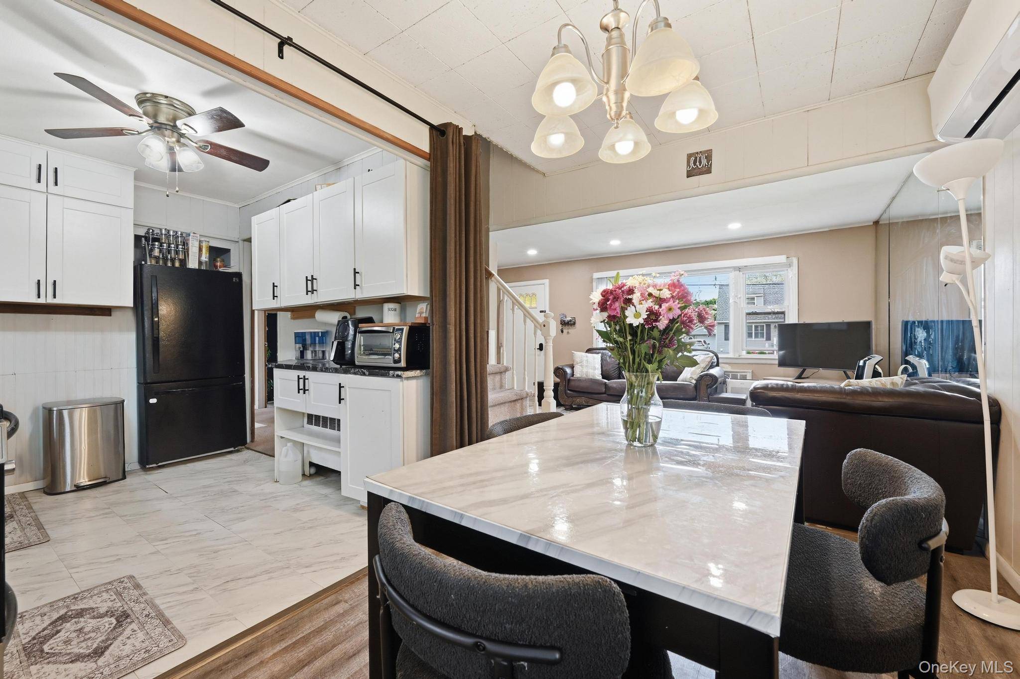 Casa de 4 Dormitorios en Venta en Farmingdale - Nueva York - EE. UU. - 7