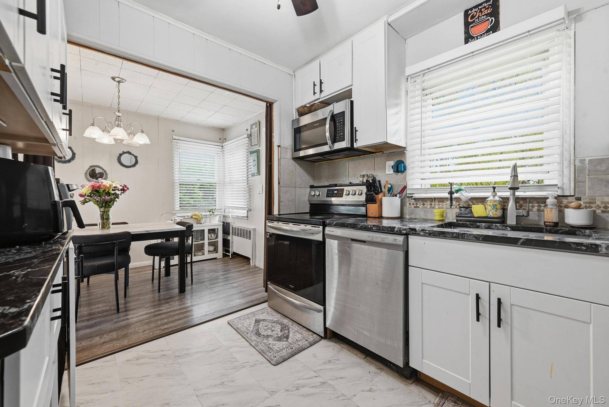 Casa de 4 Dormitorios en Venta en Farmingdale - Nueva York - EE. UU. - 8