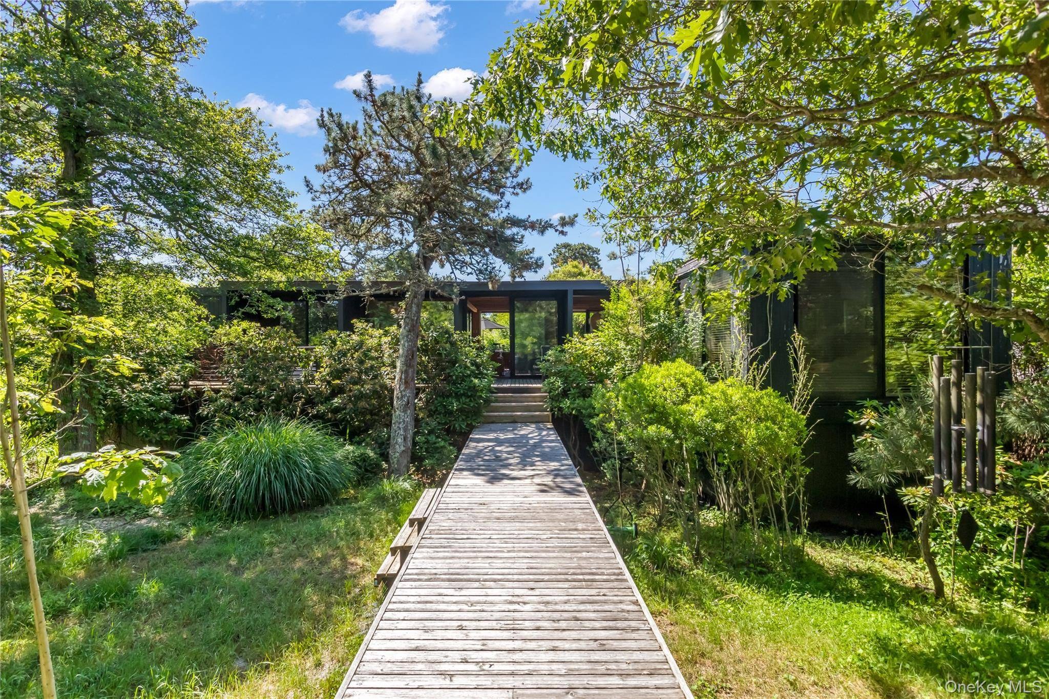 Casa de 4 Dormitorios en Venta en Fire Island Pines, Fire Island, NY - 1