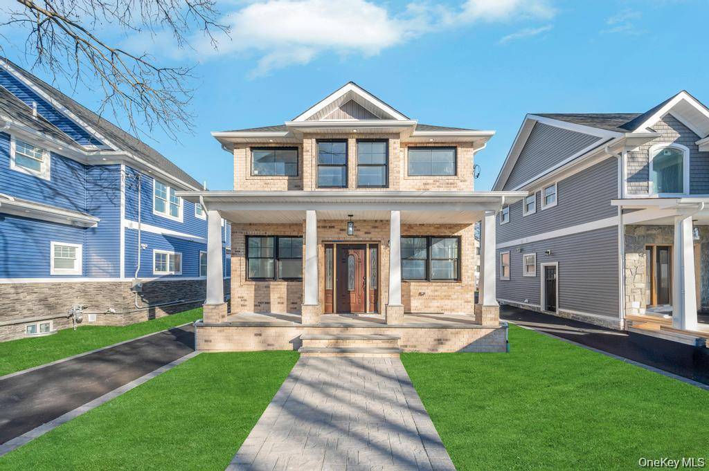 Casa de 4 Dormitorios en Venta en Floral Park - Nueva York - EE. UU. - 1