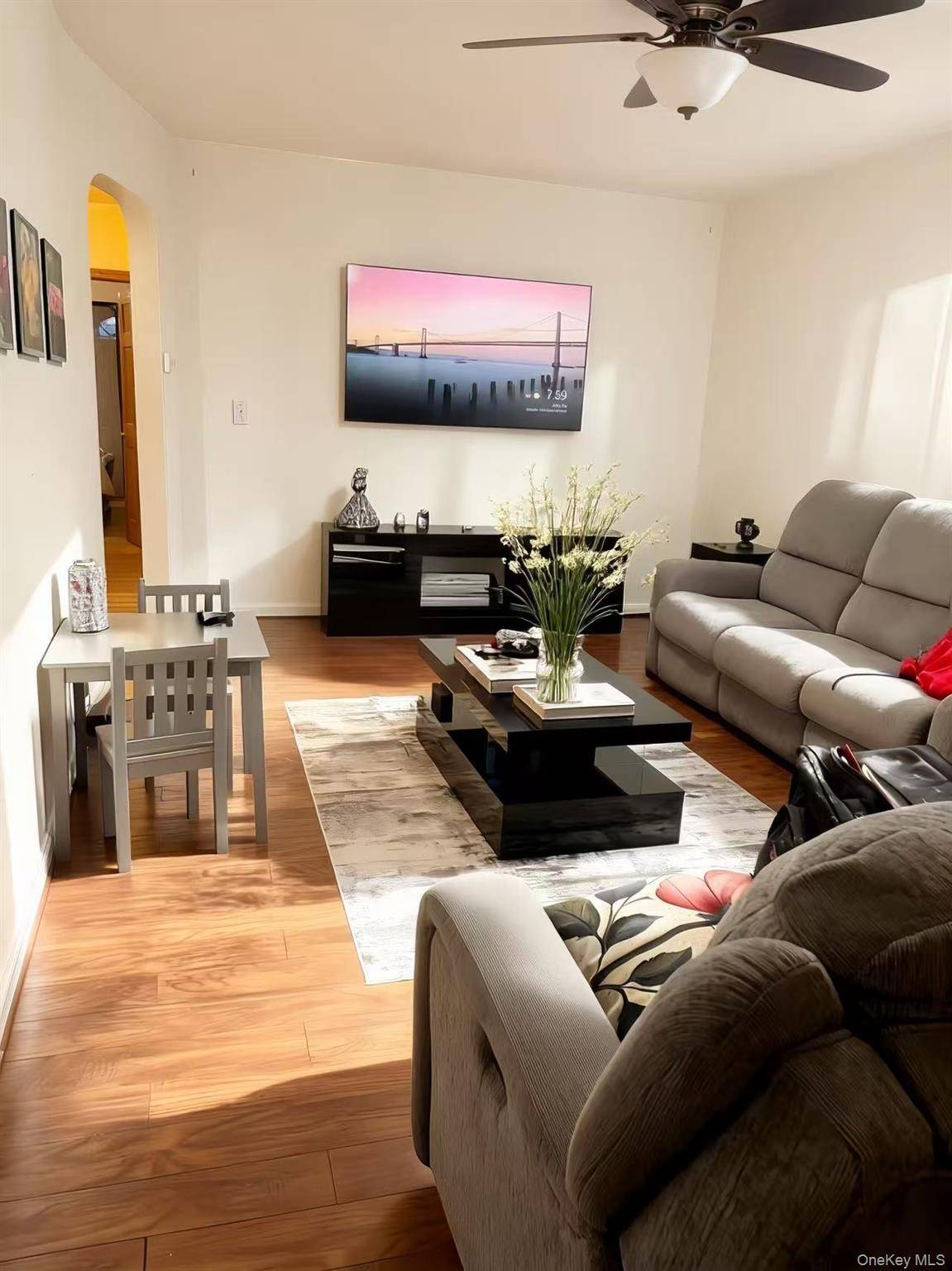 Casa com 4 Quartos à Venda em Floral Park - Nova Iorque - EUA - 1