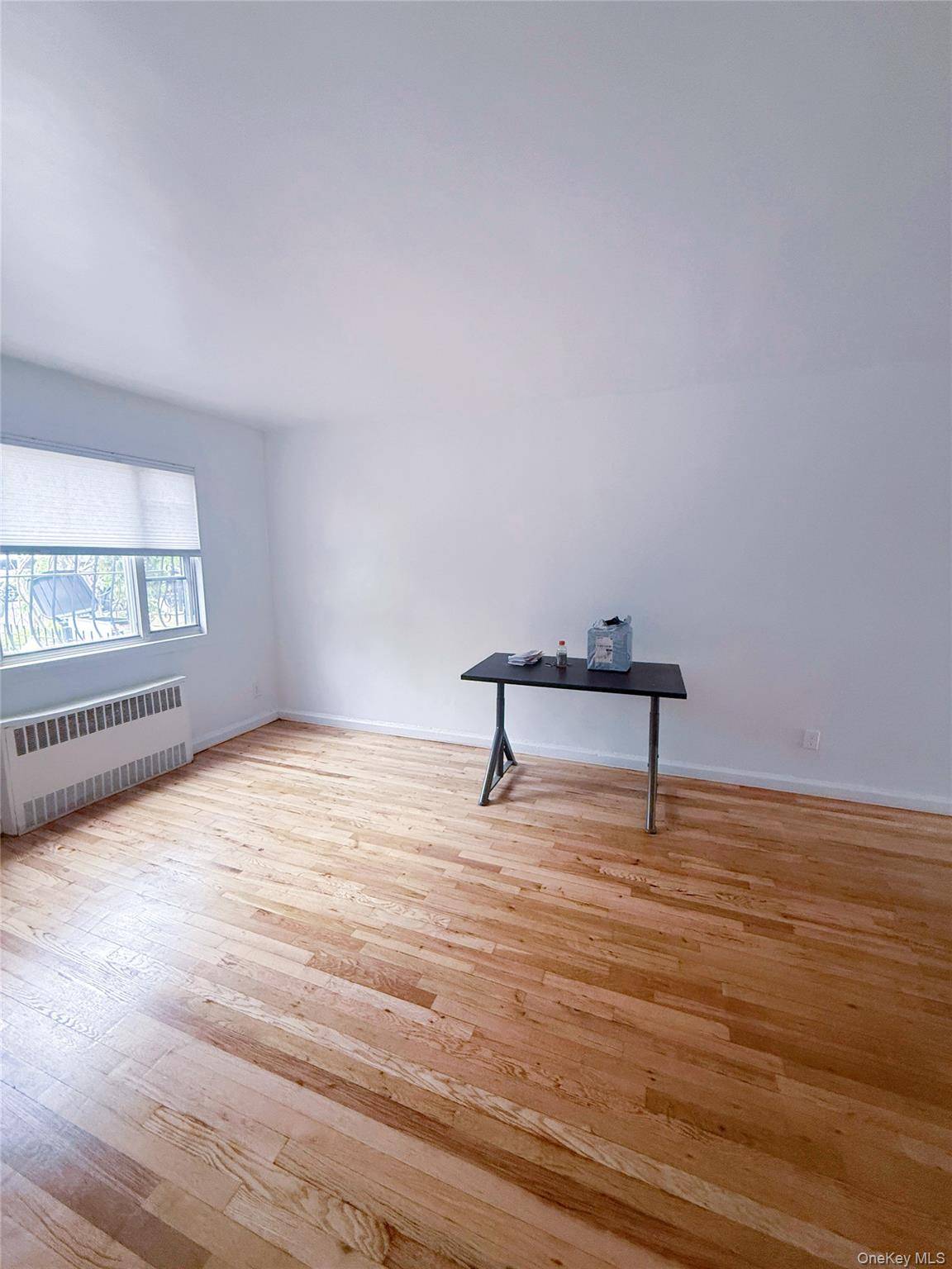 Casa de 4 Dormitorios en Venta en Flushing - Nueva York - EE. UU. - 3