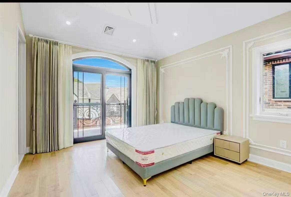 Casa com 4 Quartos à Venda em Flushing - Nova Iorque - EUA - 8