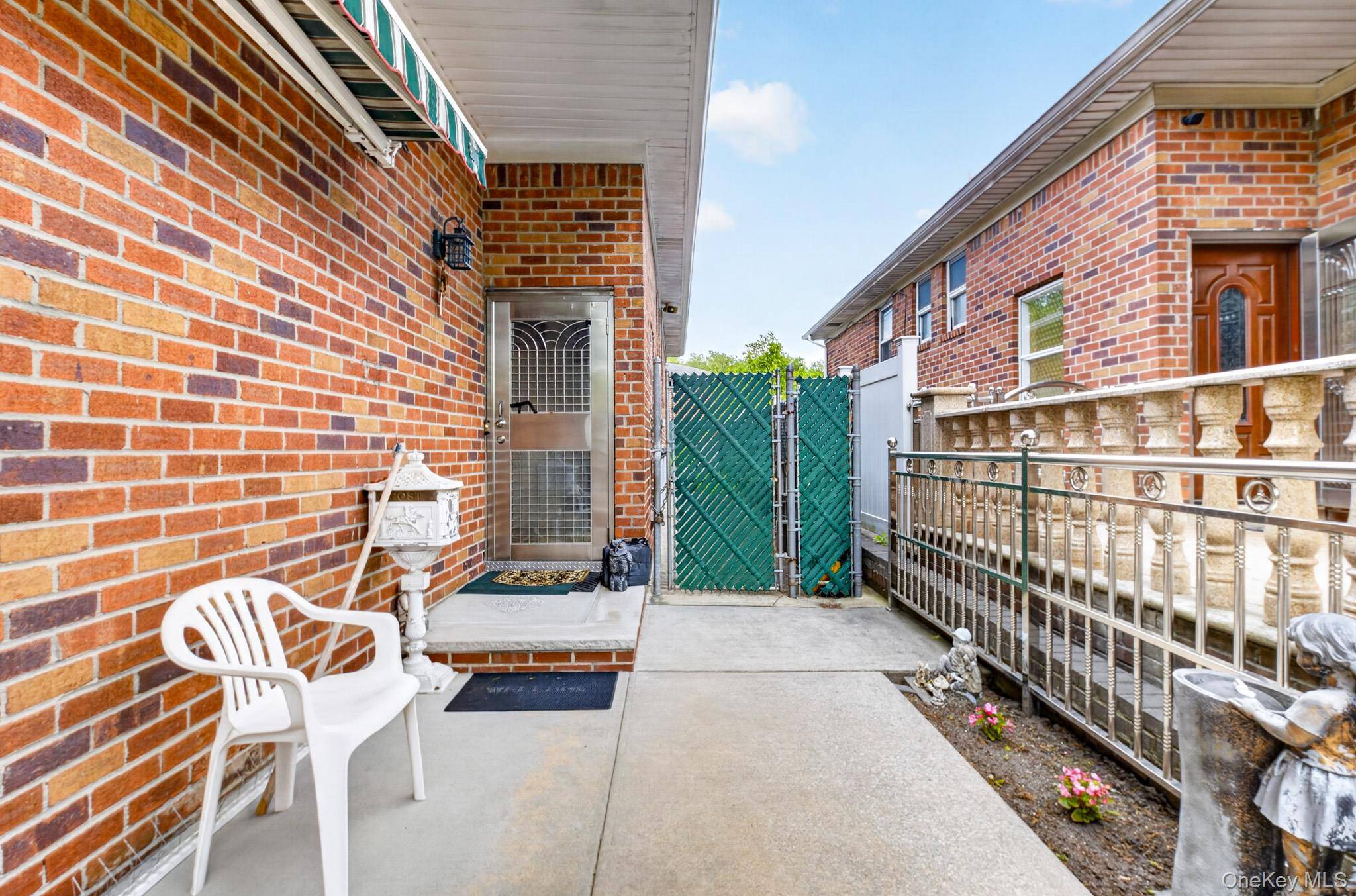 4 Bedroom Home for Sale in Flushing - New York - USA - 3