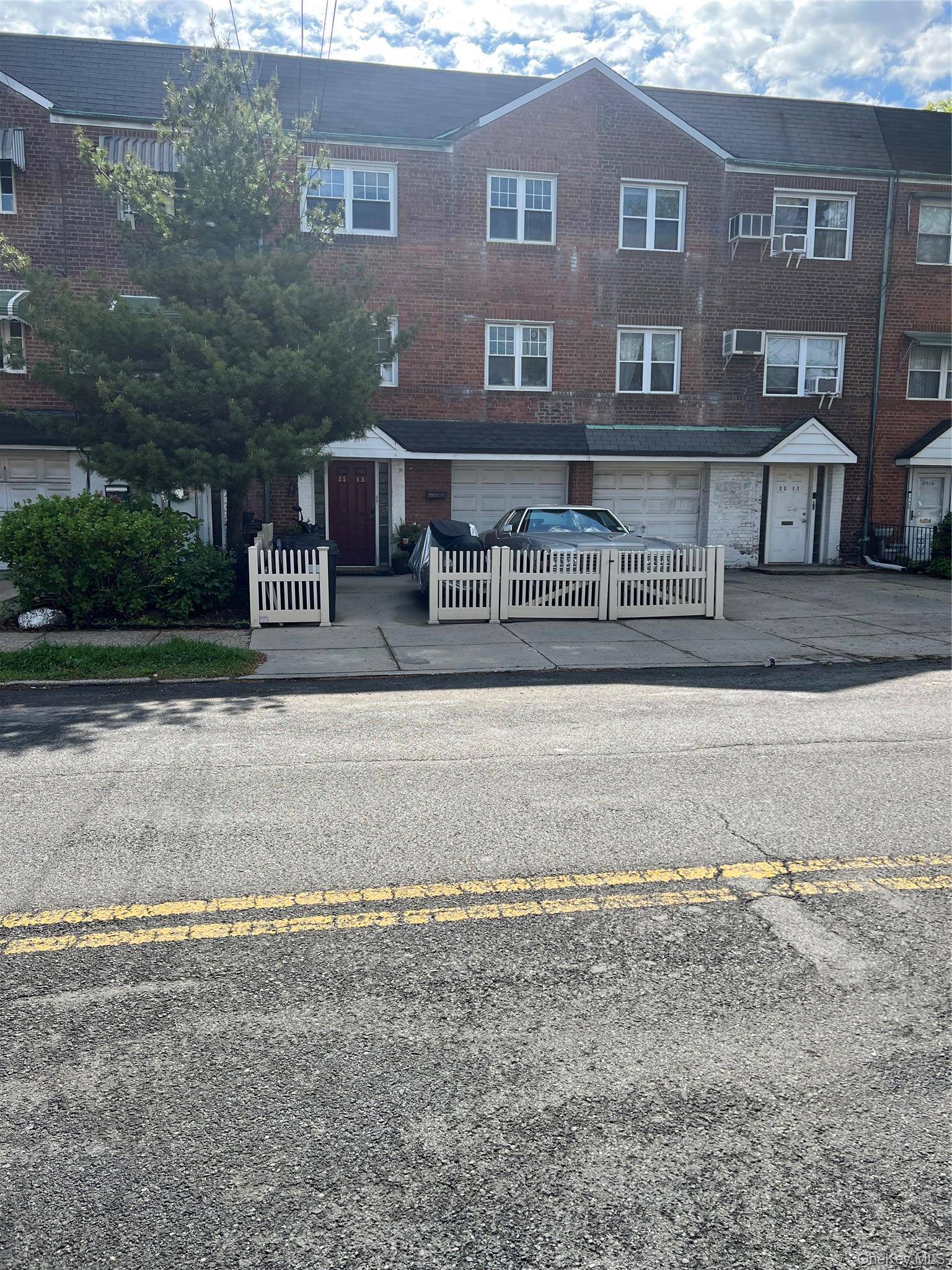 Casa com 4 Quartos à Venda em Flushing - Nova Iorque - EUA - 1