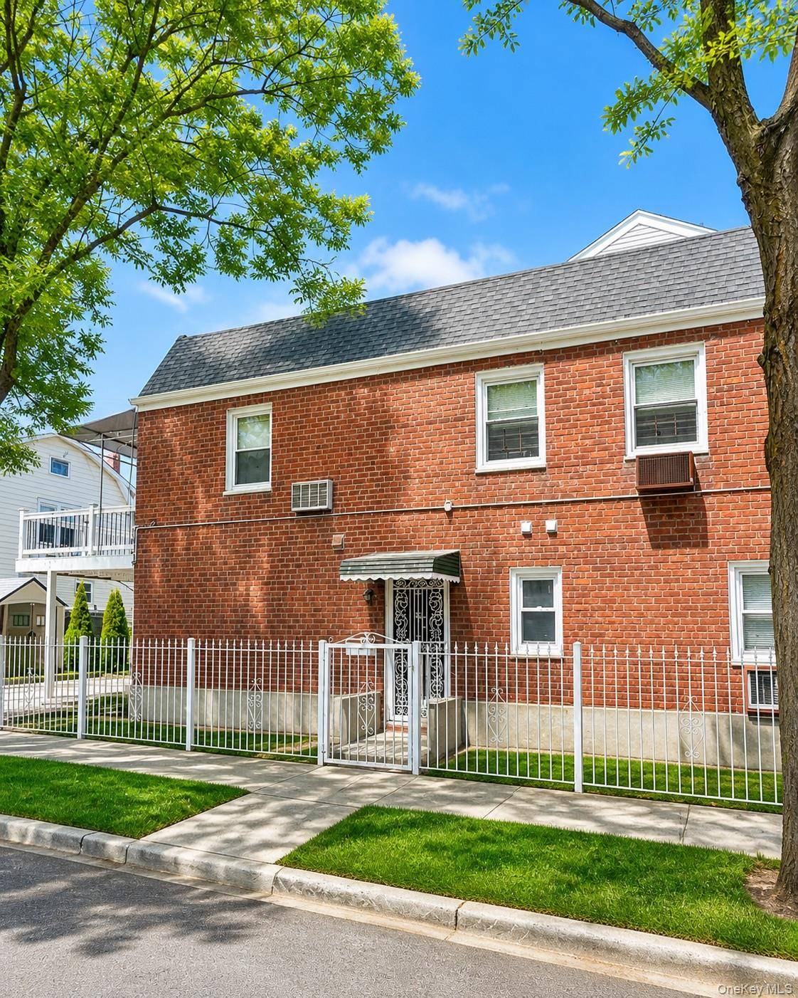 Casa de 4 Dormitorios en Venta en Flushing - Nueva York - EE. UU. - 1