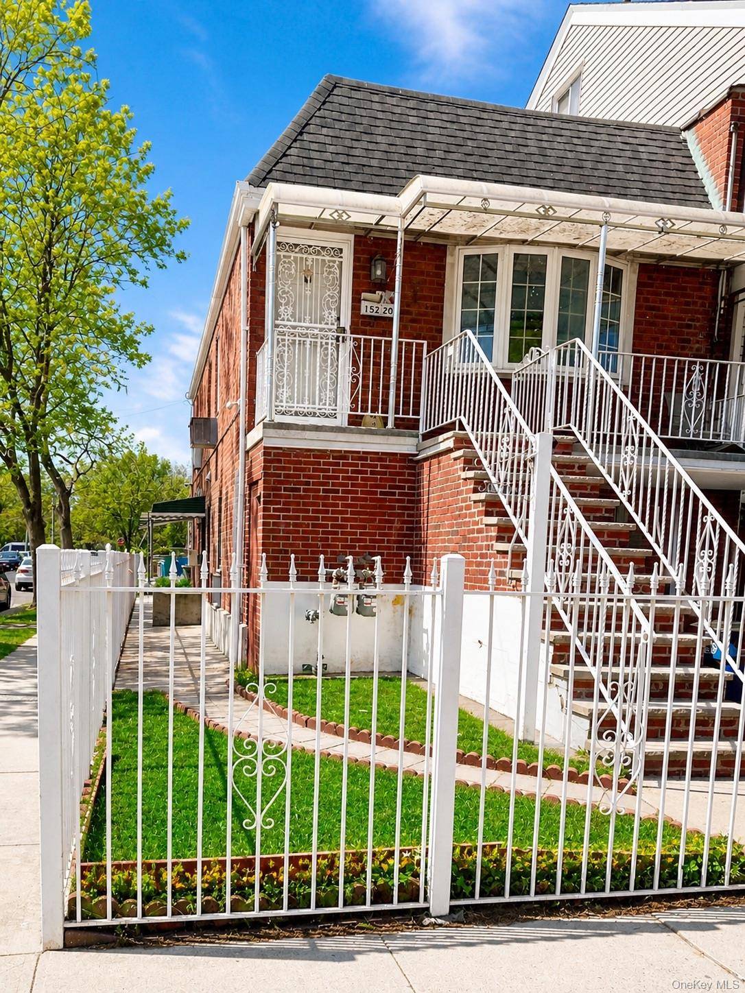 Casa de 4 Dormitorios en Venta en Flushing - Nueva York - EE. UU. - 3