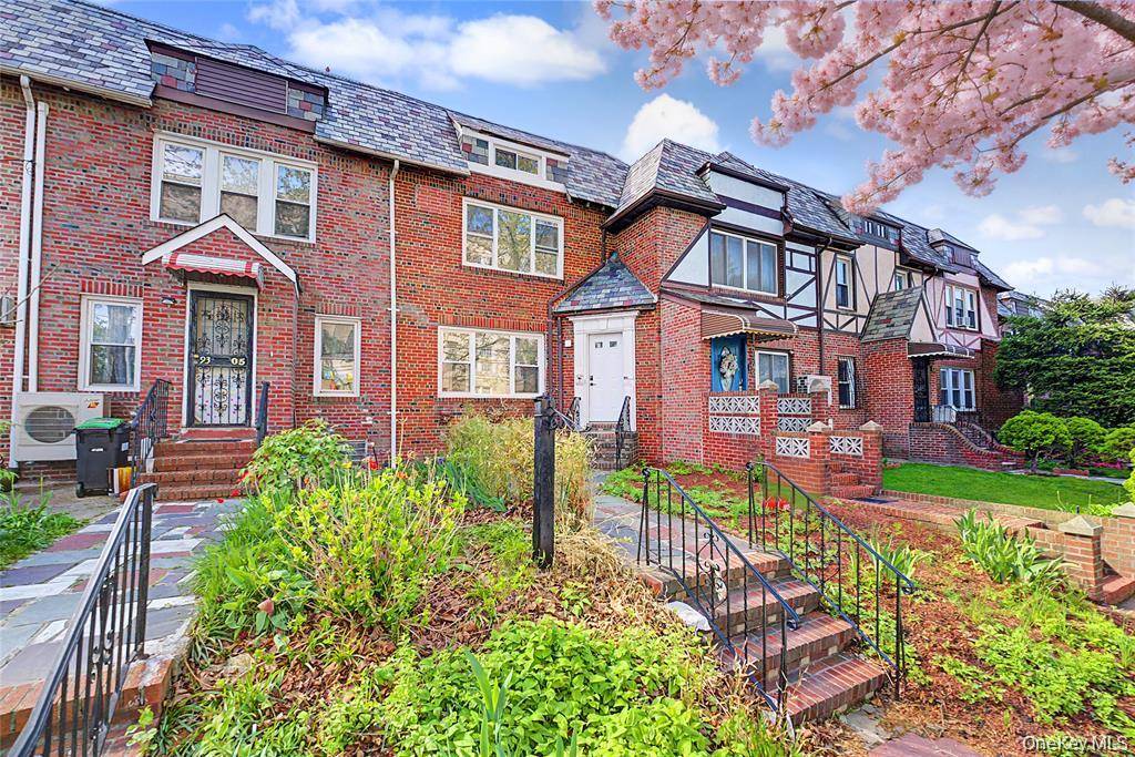 Casa de 4 Dormitorios en Venta en Forest Hills - Nueva York - EE. UU. - 2