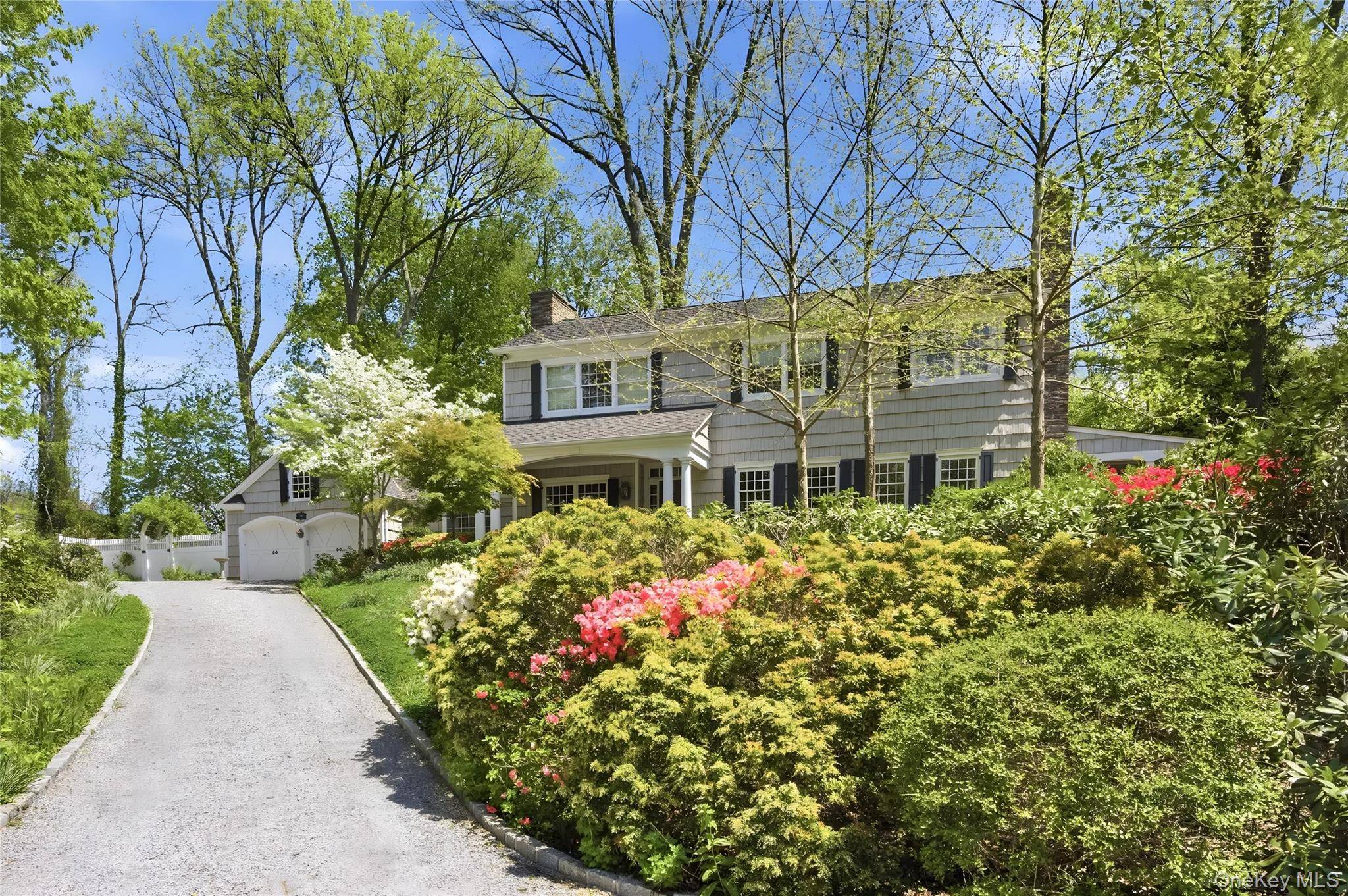 Casa de 4 Dormitorios en Venta en Fort Salonga - Nueva York - EE. UU. - 1