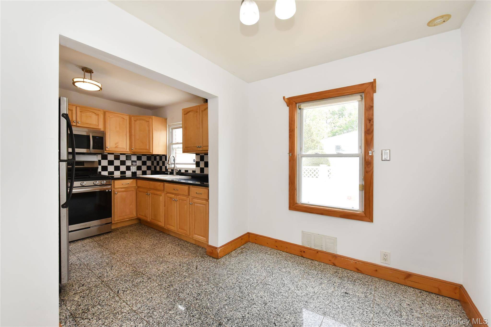 Casa com 4 Quartos à Venda em Franklin Square - Nova Iorque - EUA - 6
