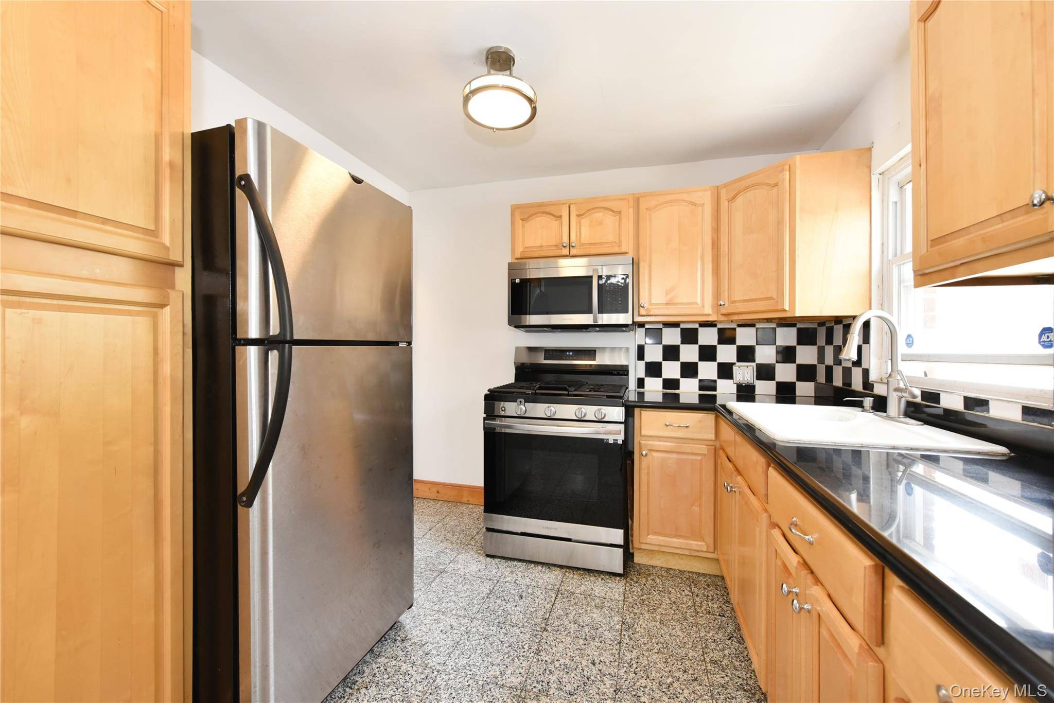 Casa com 4 Quartos à Venda em Franklin Square - Nova Iorque - EUA - 7