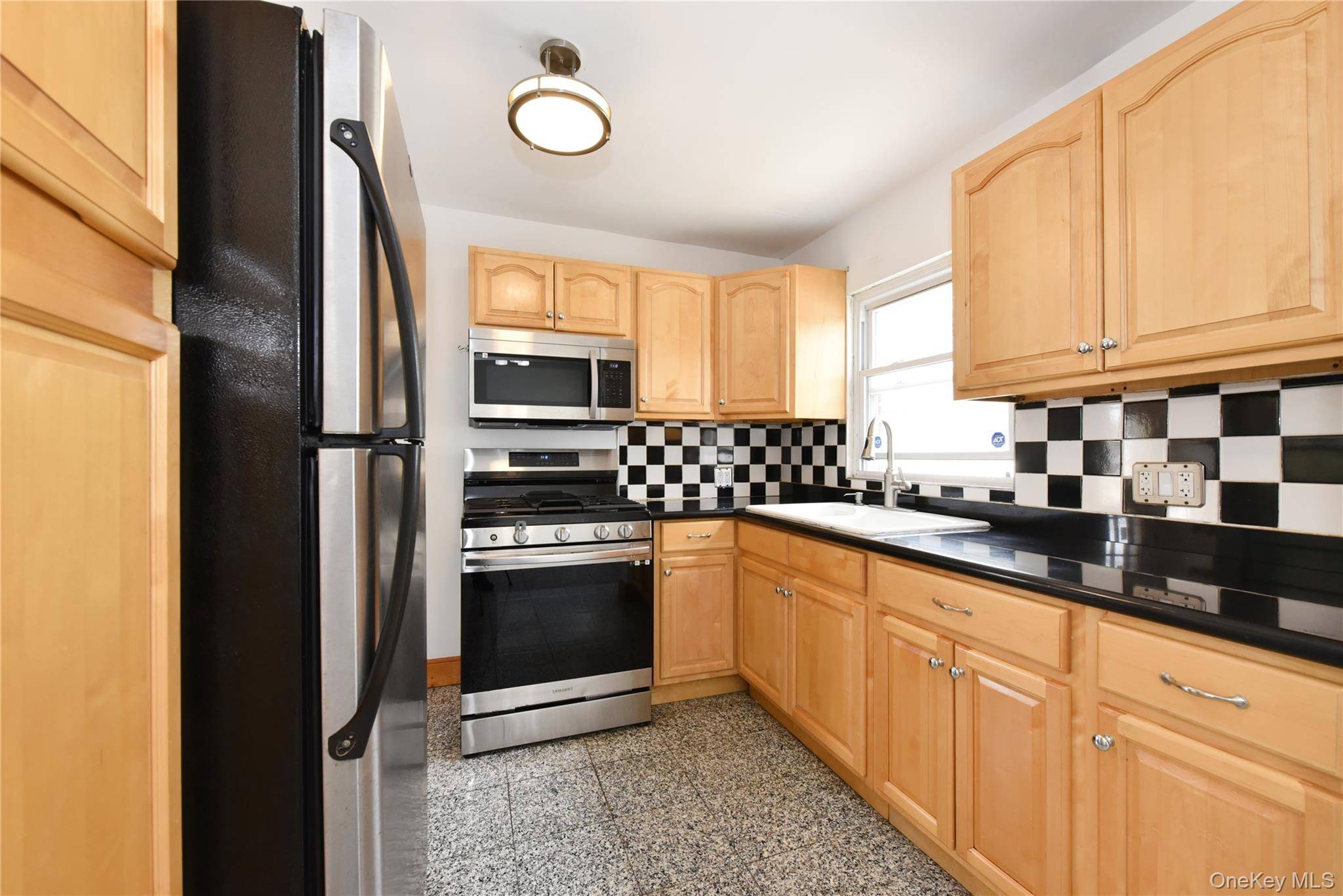 Casa com 4 Quartos à Venda em Franklin Square - Nova Iorque - EUA - 8
