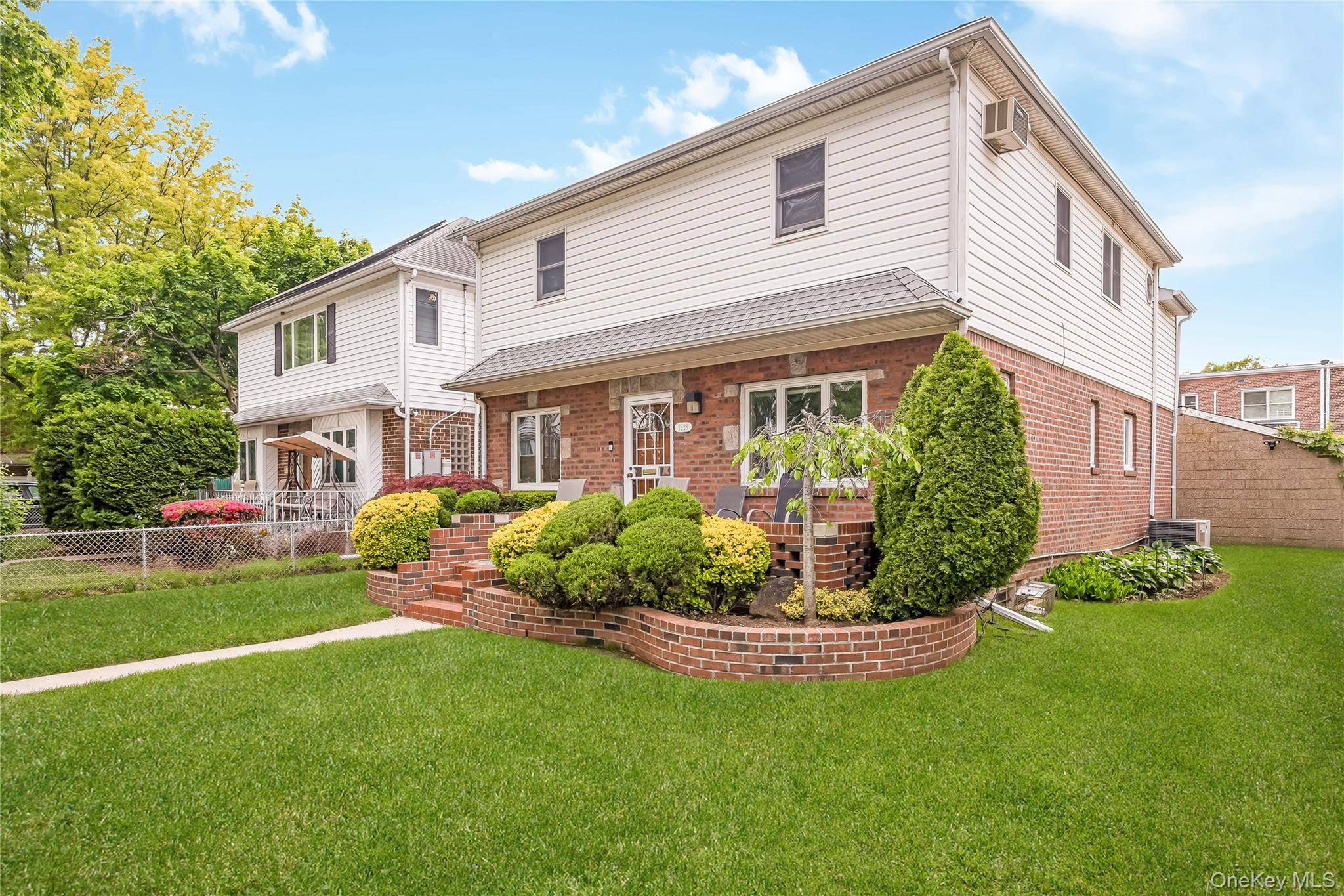 Casa com 4 Quartos à Venda em Fresh Meadows - Nova Iorque - EUA - 3