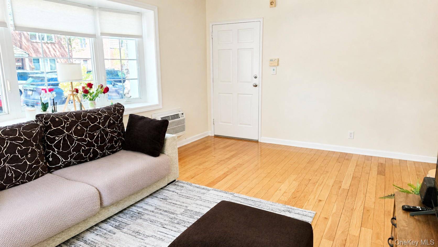 Casa com 4 Quartos à Venda em Fresh Meadows - Nova Iorque - EUA - 4