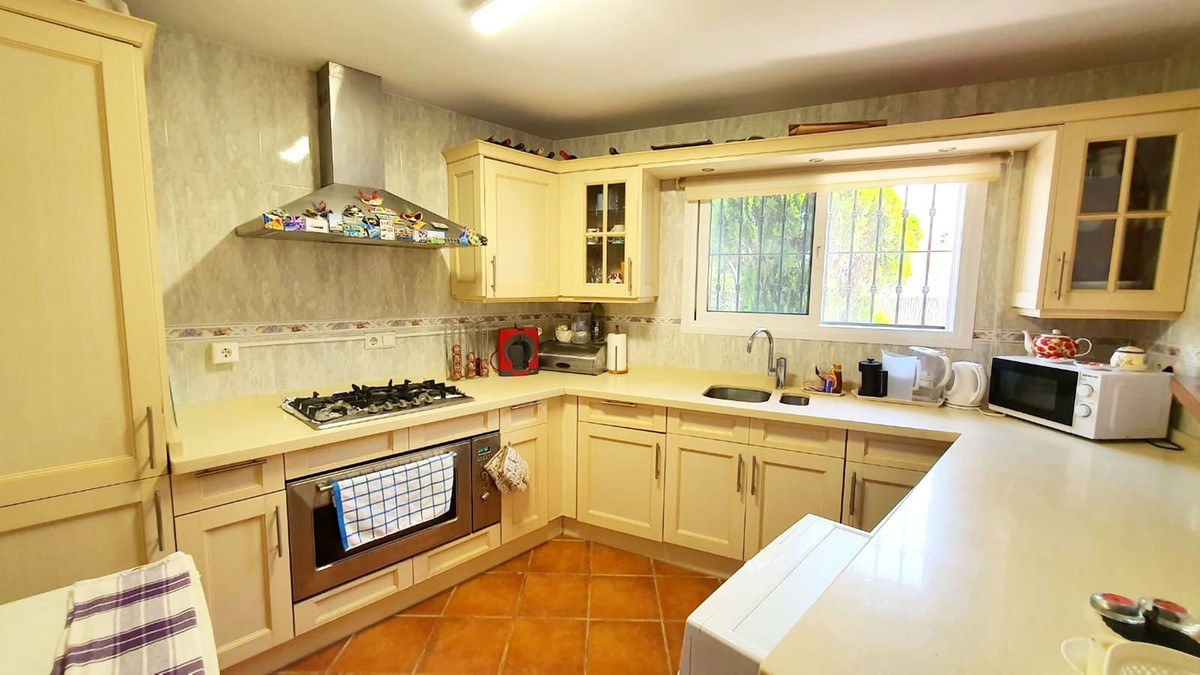 Casa com 4 Quartos à Venda em Fuengirola - Costa del Sol - 3